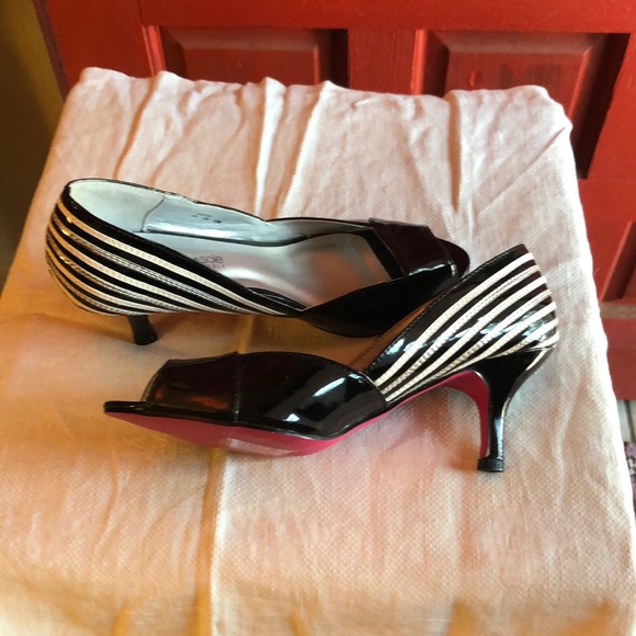 Shoes - Picture 4 of 4